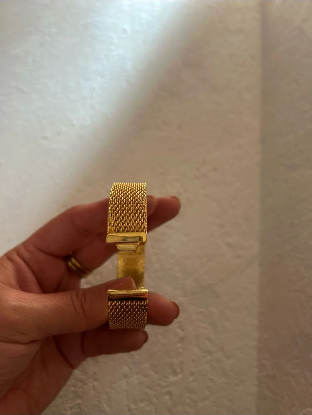 Gold Mesh Women's Bangle Bracelet - Brand Unknown